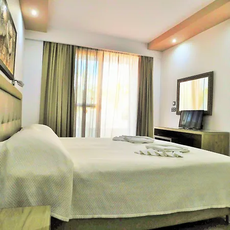Sunshine Hotel 2*